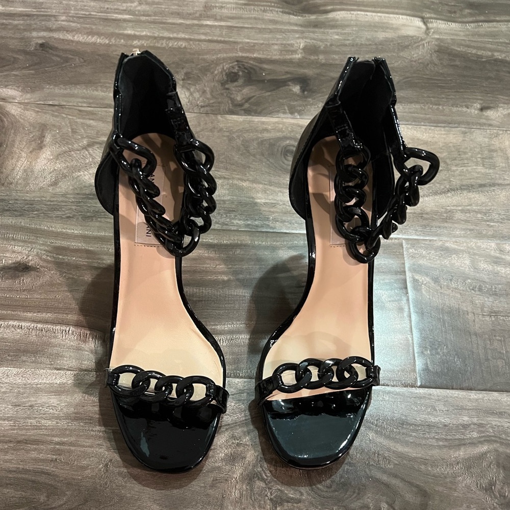 Antonio Melani Size 9.5 Black Heels